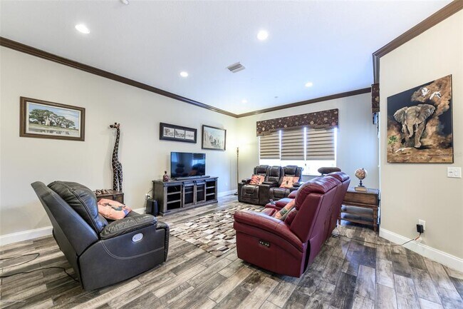 Building Photo - 10300 Tarpon Landings Terrace