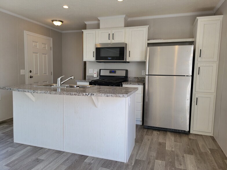 Building Photo - 38019 Pardo Dr