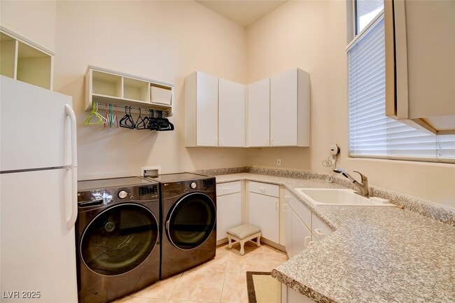 Building Photo - 304 Mesa Rim Ct