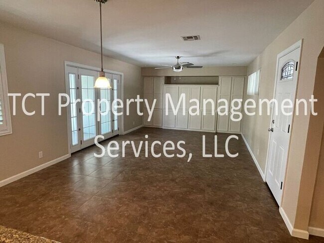 Building Photo - Beautifully Landscaped 3 Bedroom Home in Tempe!