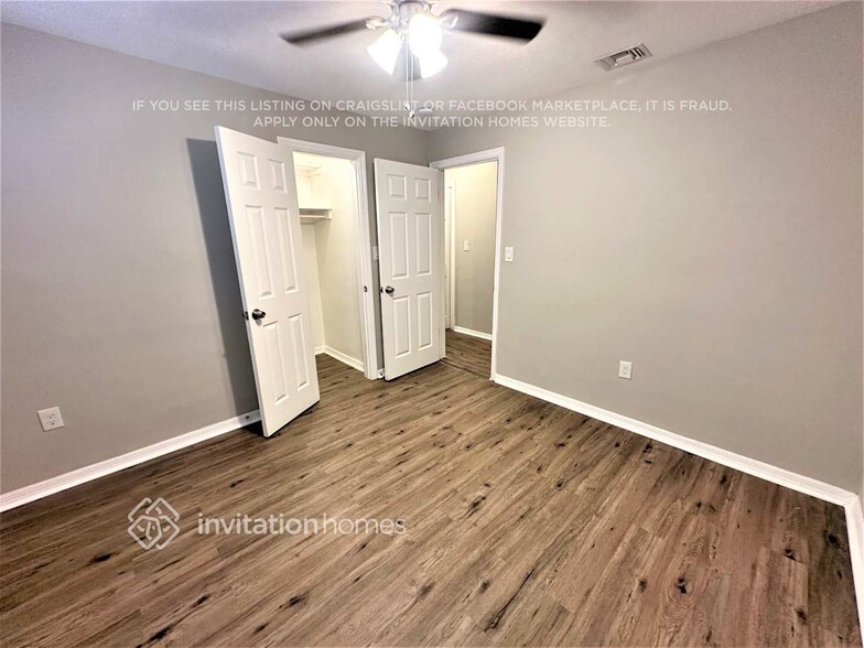 Building Photo - 5521 Westbury Dr