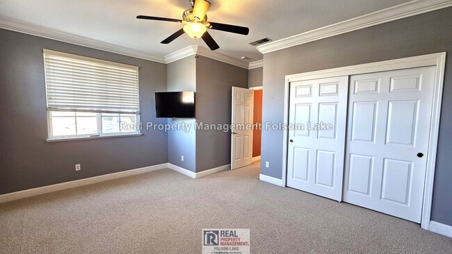 Building Photo - 5 Bedroom Carmichael Home + Large Bonus Room | 3-Car Garage & RV/Boat Parking