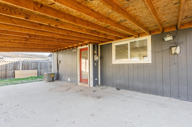 Building Photo - 1609 N Plateau Ave