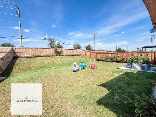 Building Photo - 624 Batchomble Ln