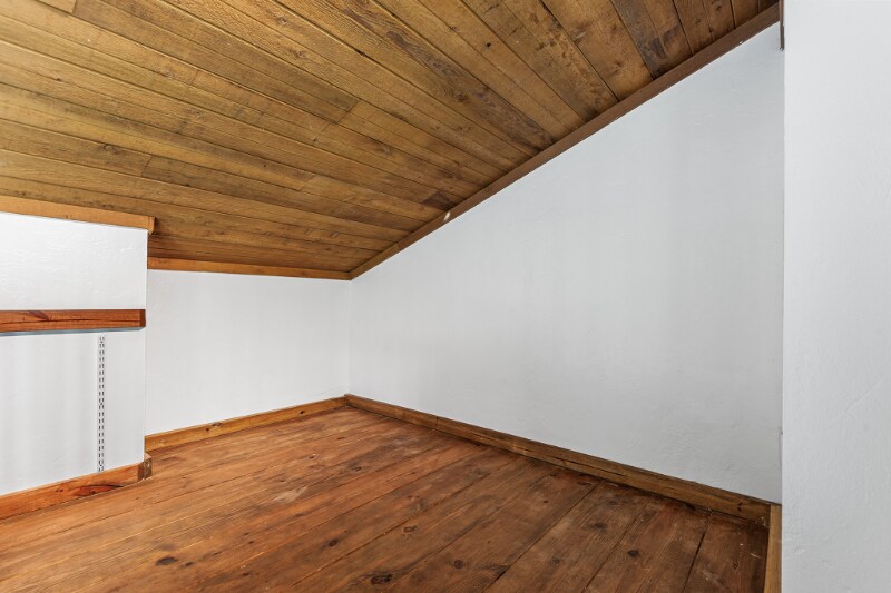 Building Photo - 2036 Corner Lake Dr