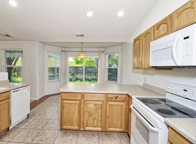 Building Photo - 598 Garnet Dr