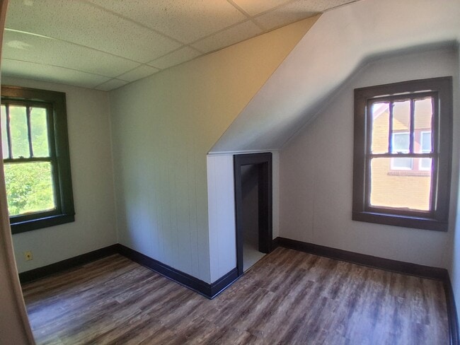 Building Photo - 120 S Crawford St