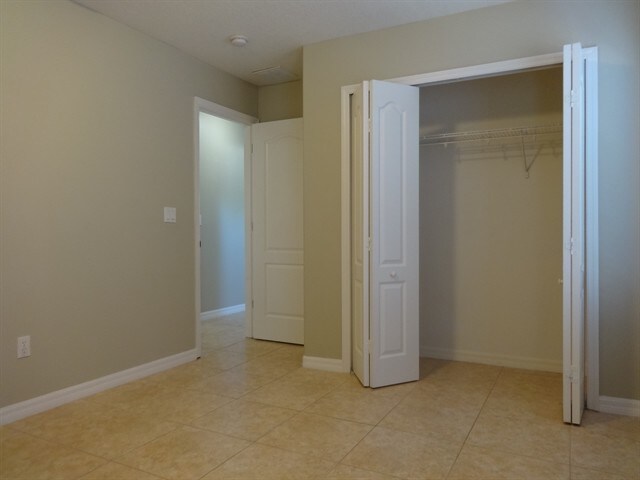 Building Photo - 136 Sura Blvd