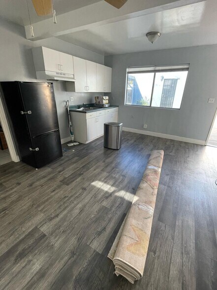 Building Photo - 1218 Marine Ave