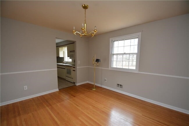 Building Photo - 28 Candlewood Dr