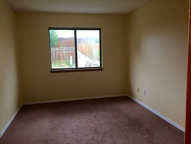 Building Photo - 6460 Mohican Dr