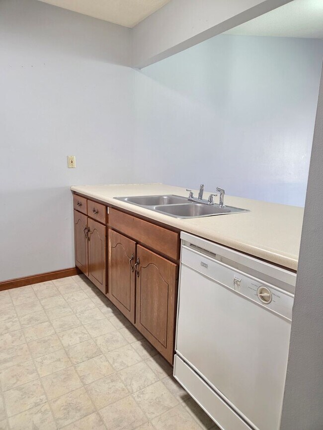 Building Photo - 629 Potomac Ct