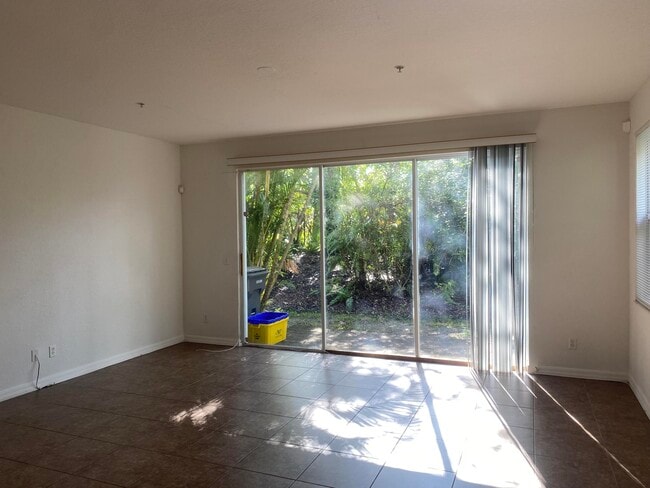 Building Photo - 771 Pipers Cay Dr