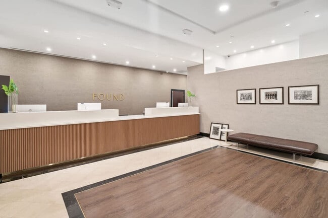 Building Photo - 525 Lexington Ave