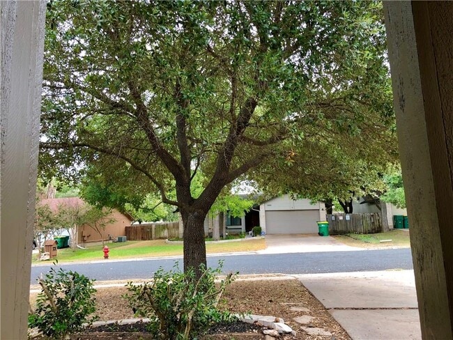 Building Photo - 1321 Piney Creek Ln