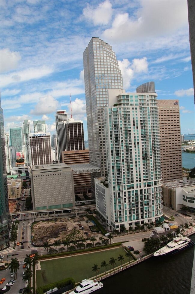Building Photo - 465 Brickell Ave