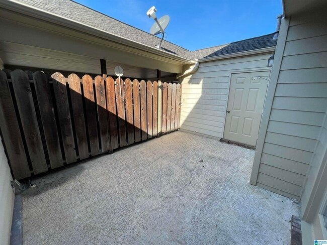 Building Photo - 608 Mountain Laurel Ct