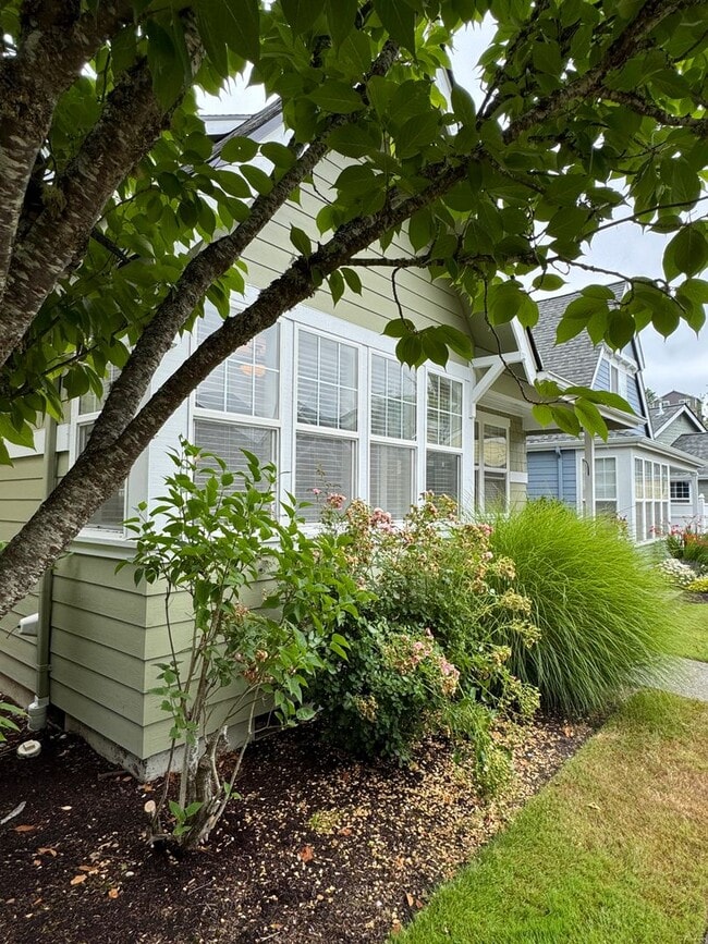 Building Photo - Desirable Poulsbo Place cottage...now avai...