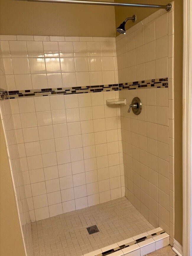 Building Photo - Single Family Home in Poinciana
