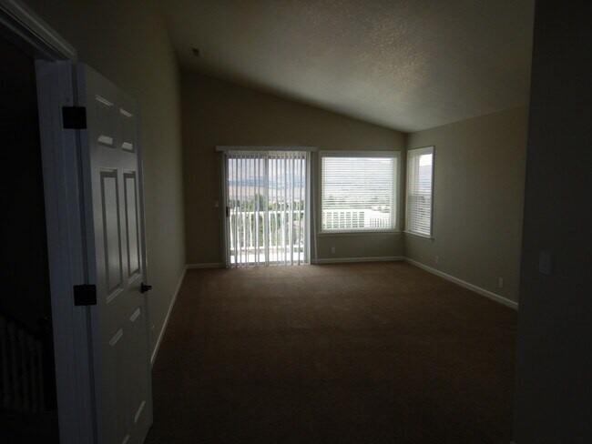 Building Photo - Panoramic Views from Caughlin Ranch