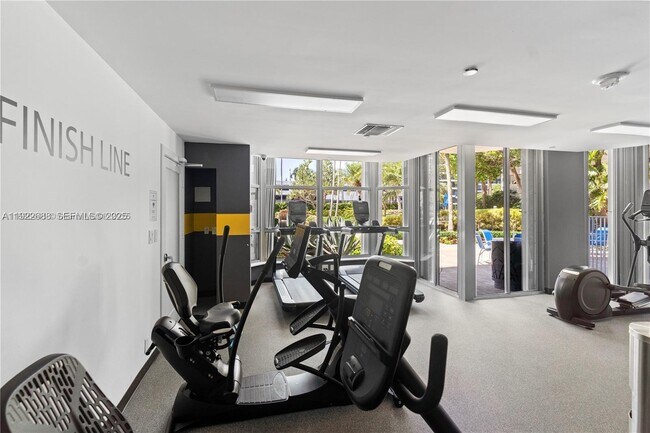 Building Photo - 3500 Mystic Pointe Dr