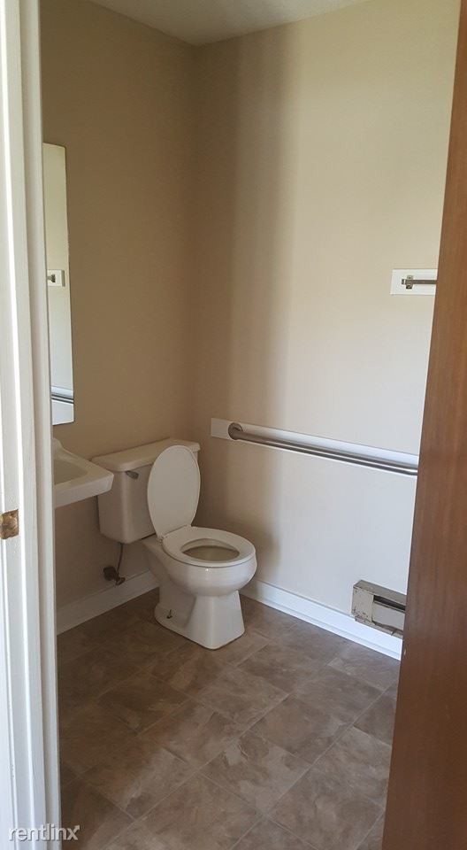 Building Photo - 510 Dexter St