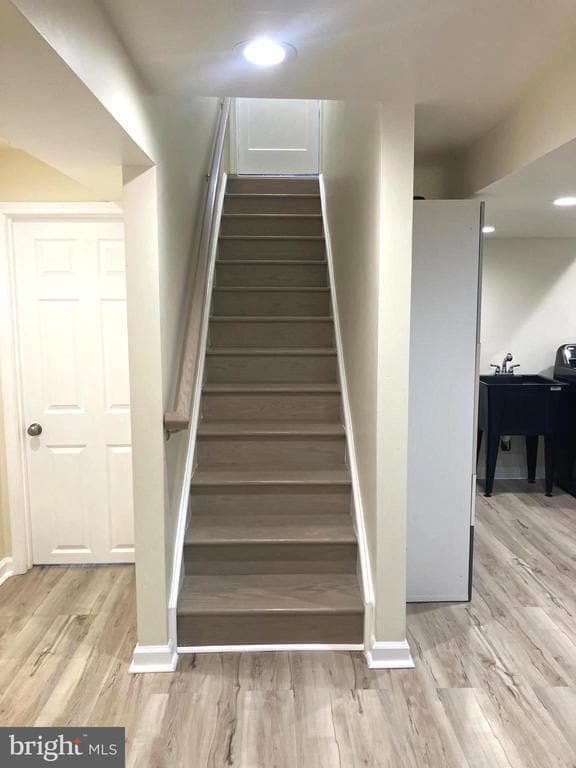 Building Photo - 626 S Irving St