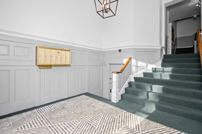 Building Photo - 600 W Olney Rd