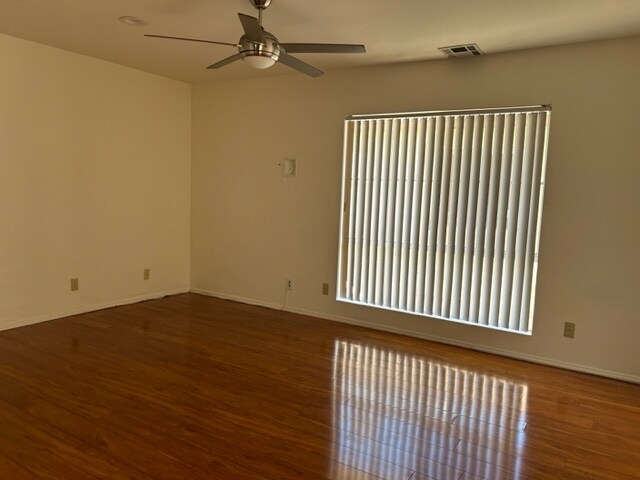 Living room - 1824 S Barrington Ave