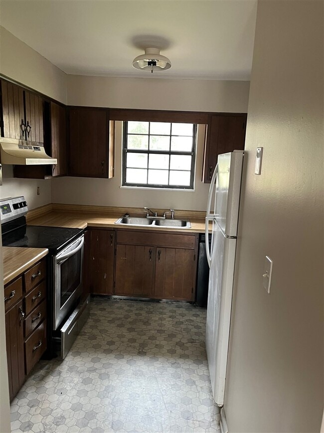 Building Photo - 1705 Cliff Ridge Ct