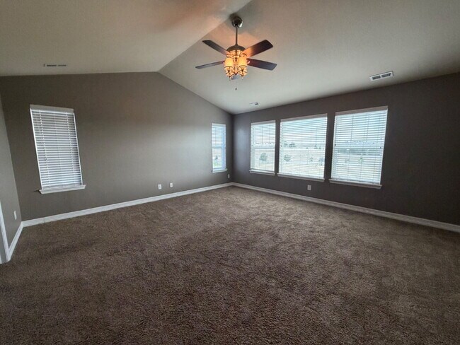 Building Photo - Luxurious 5-Bed Oasis with Scenic Views and Elegant Finishes in Blackstone Country Club, Includes...