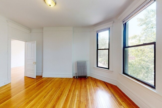 Floorplan - 5401-5403 S. Woodlawn Avenue