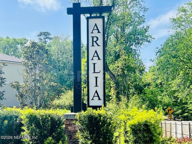 Building Photo - 294 Aralia Ln