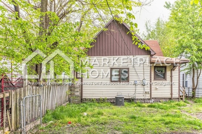 Building Photo - 1445 5th Ave