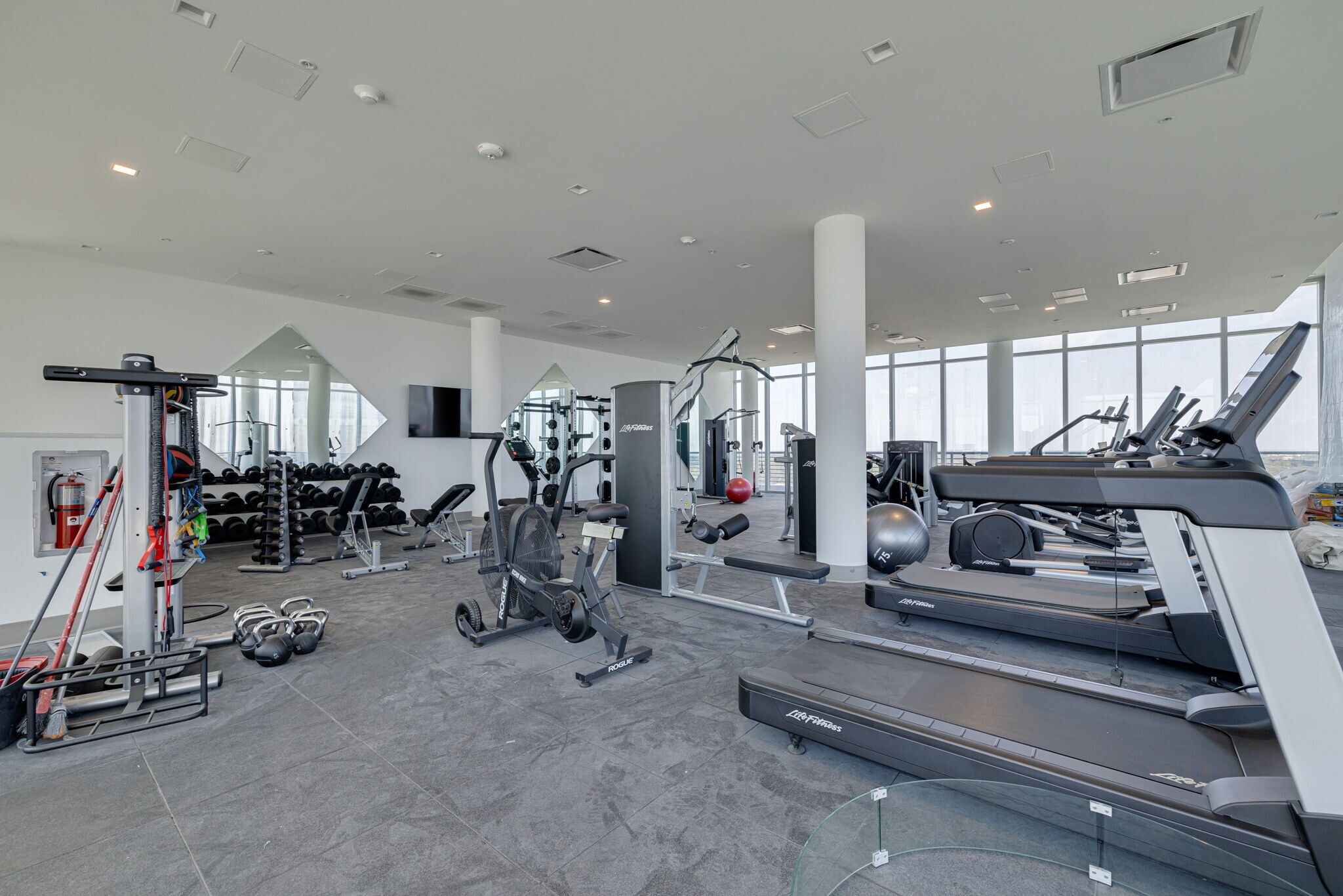 Building Photo - 777 3rd Ave N