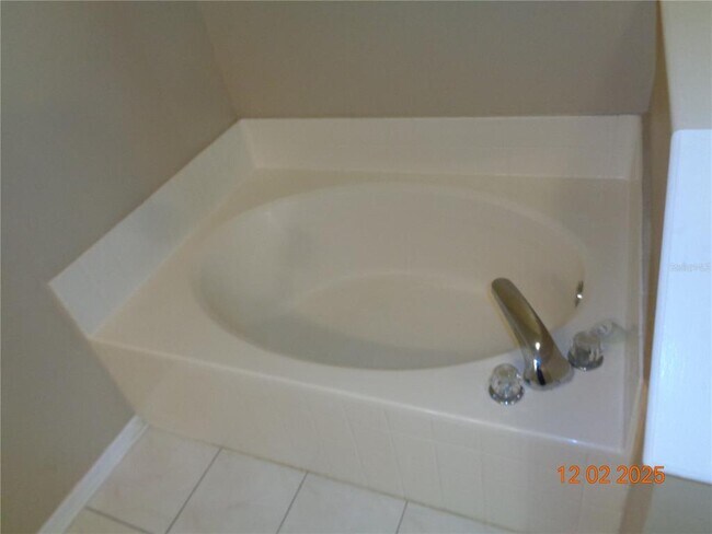 Building Photo - 2610 Groveland Ave