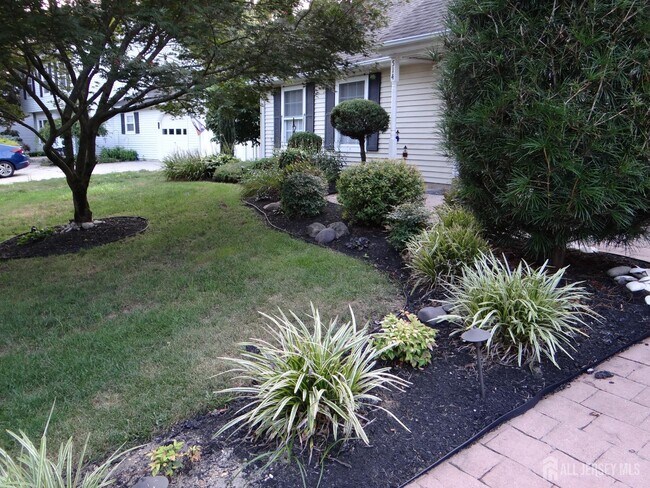 Building Photo - 514 Leawood Ave