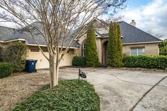 Building Photo - 154 Solamere Ln