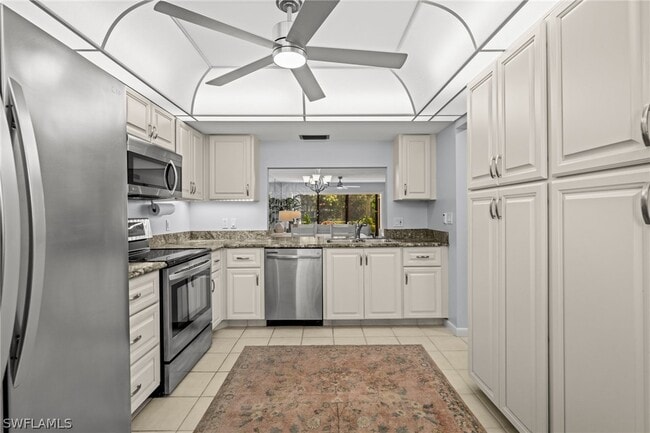 Building Photo - 500 Misty Pines Cir