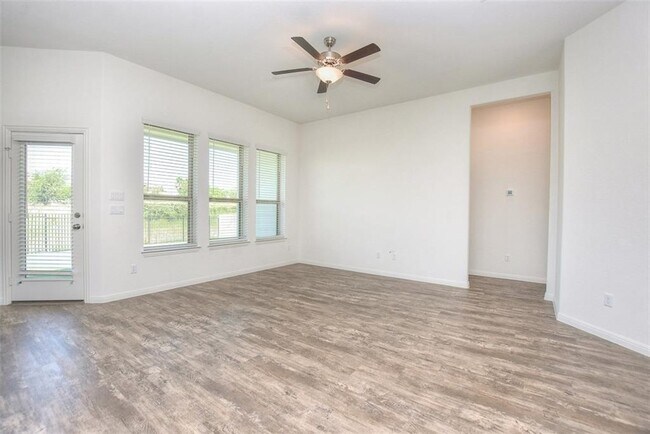 Building Photo - 1449 Morning View Rd