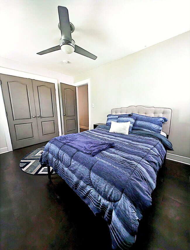 Building Photo - The Bouldercliff Way | Stylish & Convenient Atlanta Room: All-Inclusive Living!