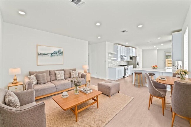 Building Photo - 6663 Sunset Velvet Dr