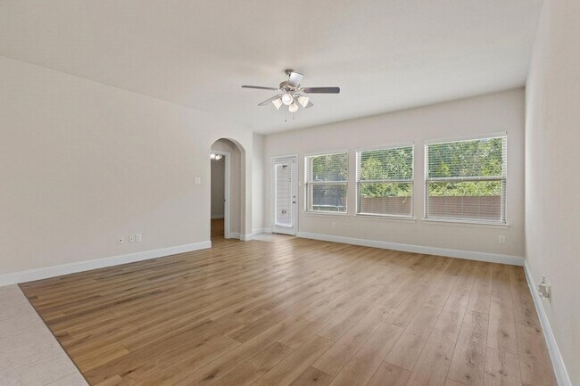 Building Photo - 7822 Cottonwood Dr