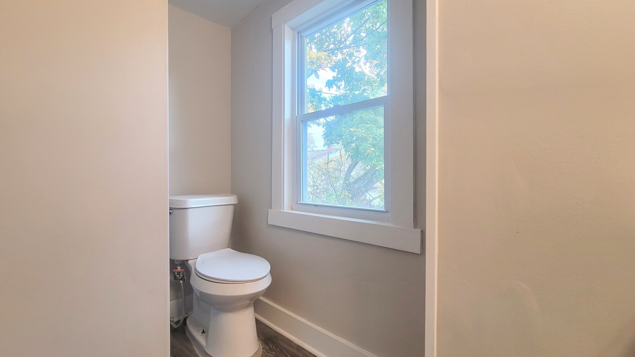 Building Photo - 3988 Lake Ave