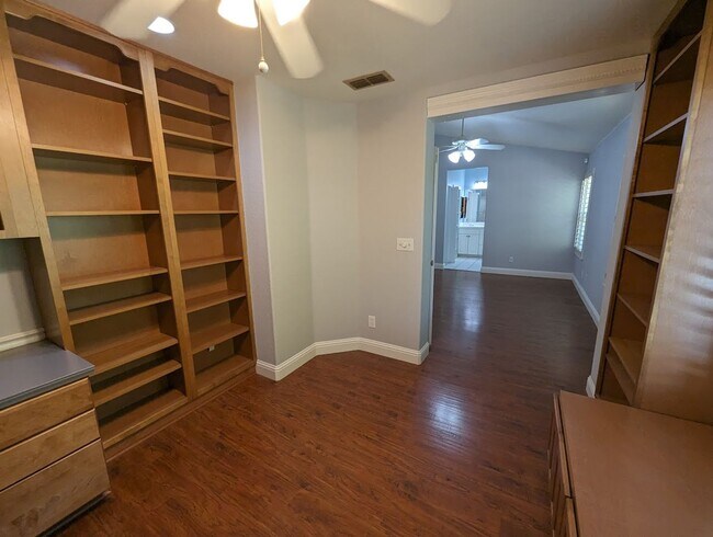 Building Photo - Beautiful 3bed 2.5bath 2 story home located in Rivergate Gated Community