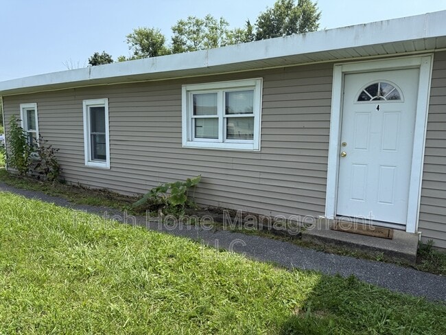 Primary Photo - 10669 Jonestown Rd