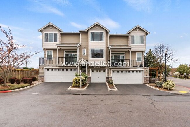 Primary Photo - Picturesque 2 Bedroom 2.5 Bathroom Townhou...