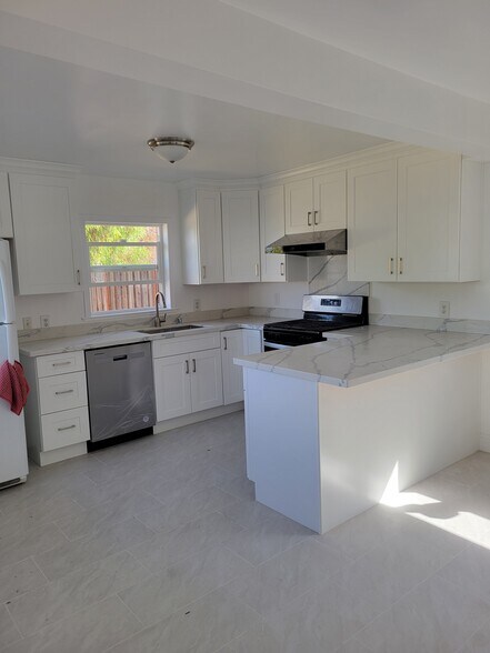 Building Photo - 36840 Olive St