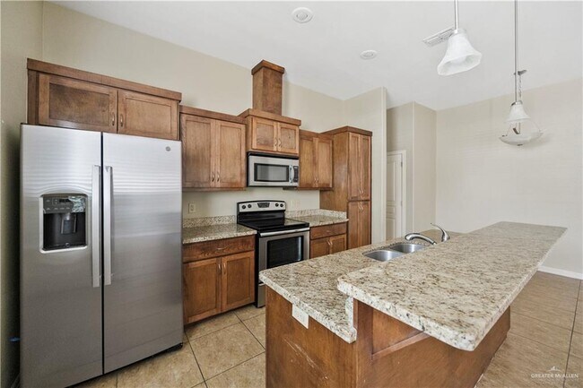 Building Photo - 2715 Mimosa St