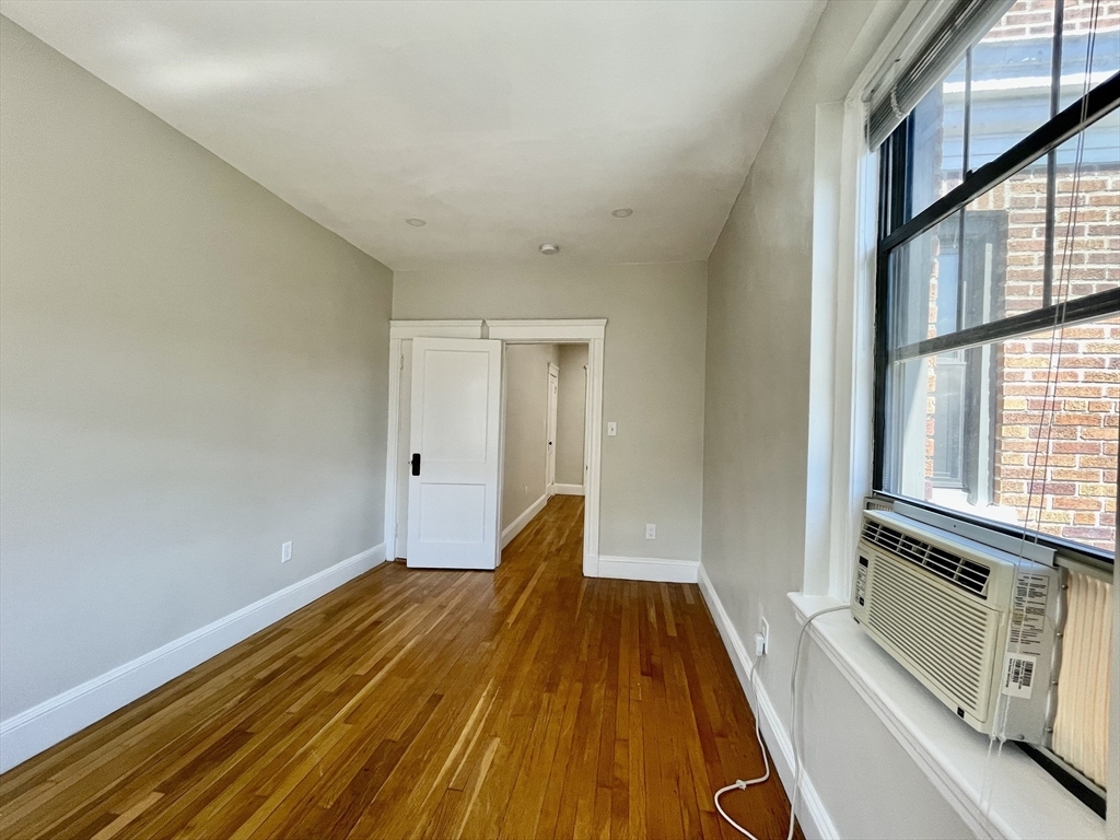 Building Photo - 62 Queensberry St